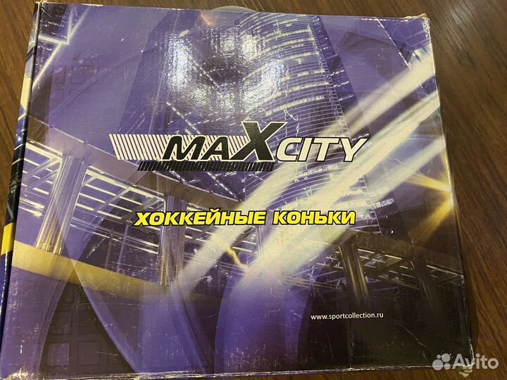 Коньки хоккейные