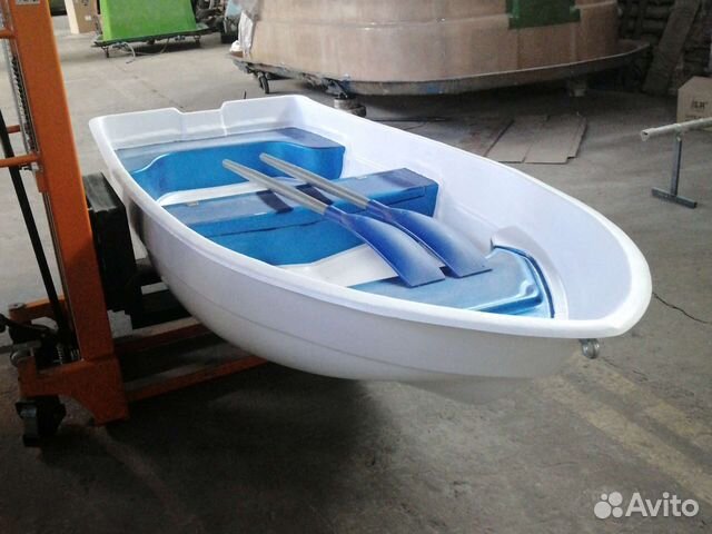 Стеклопластиковая лодка