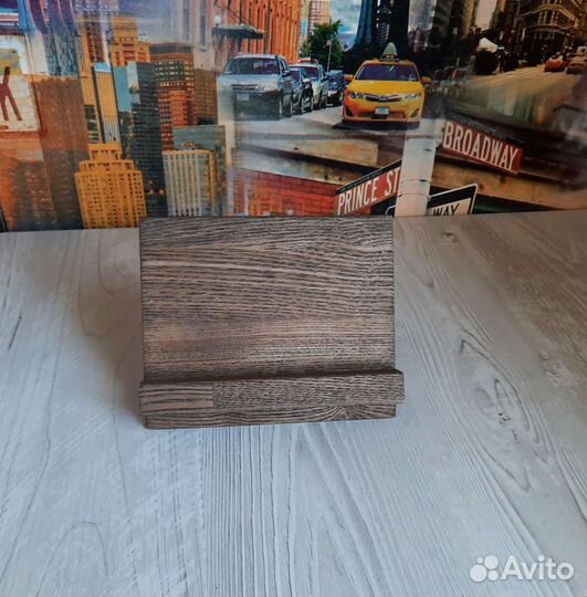 Подставка для телефона из дерева