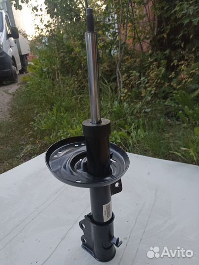 Стойка амортизатора передняя 5208.Z2, 5208.Z1)