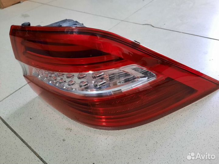 Фонарь наружный задний правый Mercedes Benz Ml