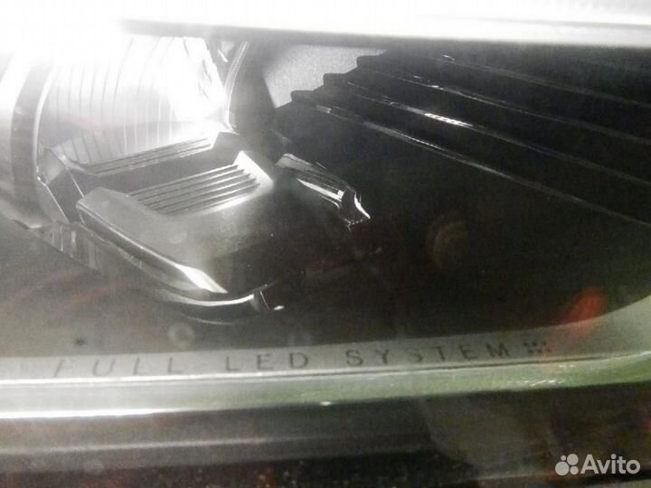 Фара правая Volvo XC60