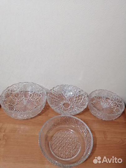 Вазы хрустальные, салатники