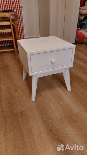 Тумба прикроватная