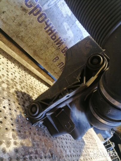 Корпус воздушного фильтра Opel Astra