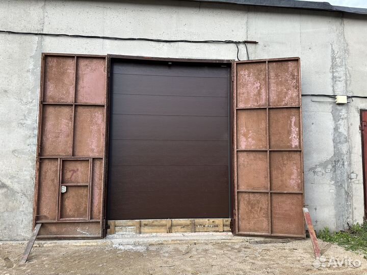 Двери. Ворота 2 шт. 3/4 метра с калитками