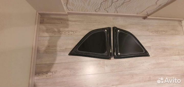 Стекло правое и левое dodge challenger