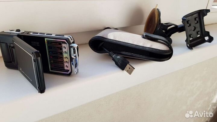 Продаю б/у видеорегистратор в отличном состоянии