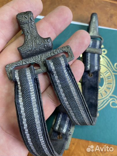 Шитый серебром подвес