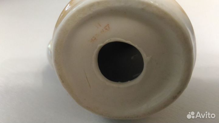 Фарфоровая статуэтка 