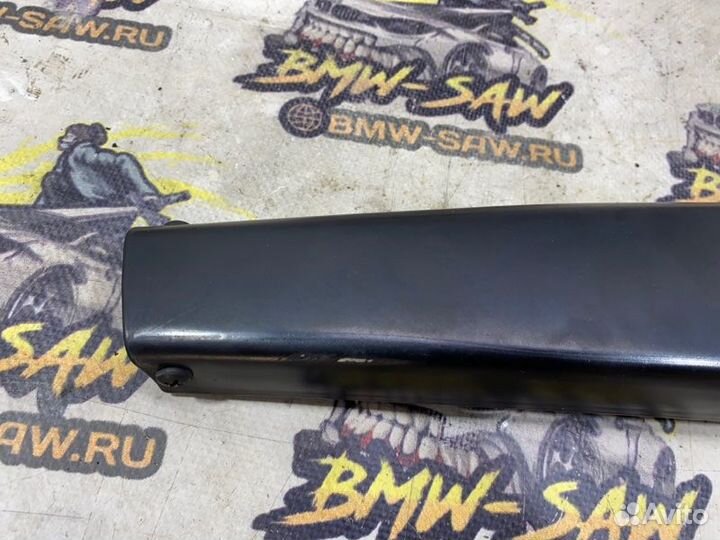 Накладка на стойку левая Audi 80 B3 AAD 1991