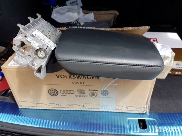 Подлокотник Audi Q7 2018