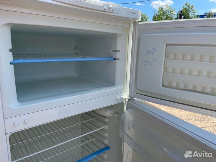 Холодильник indesit