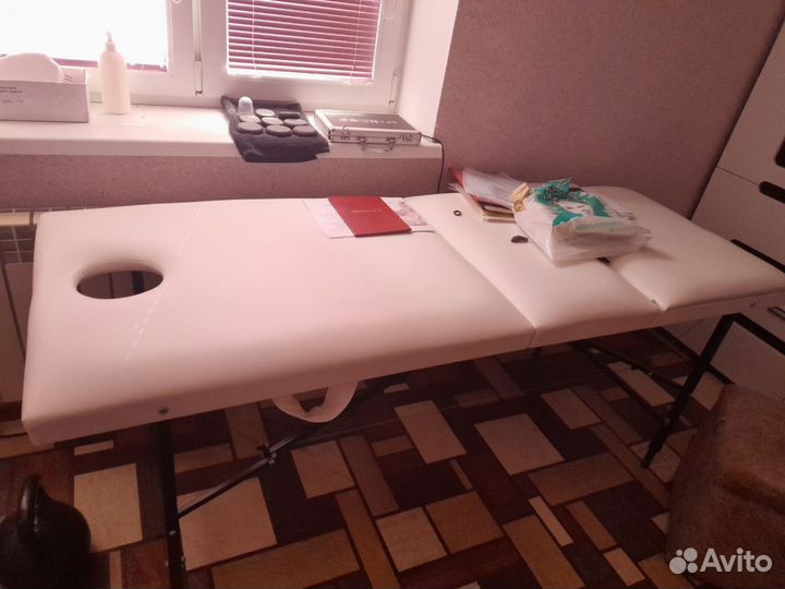 Массажный стол