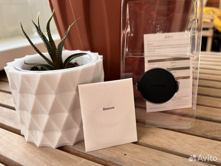 Автомобильный магнитный держатель Baseus