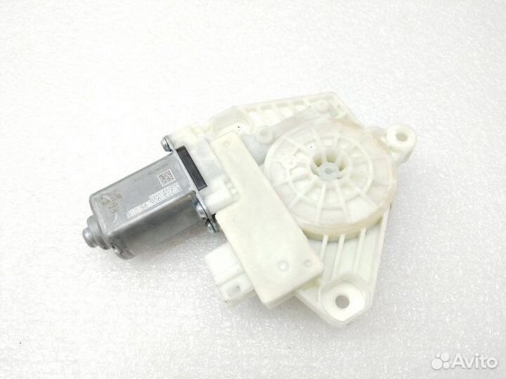Моторчик стеклоподъемника передний правый