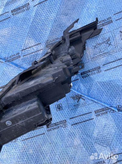 Корпус правой фары Lexus ES идеал оригинал