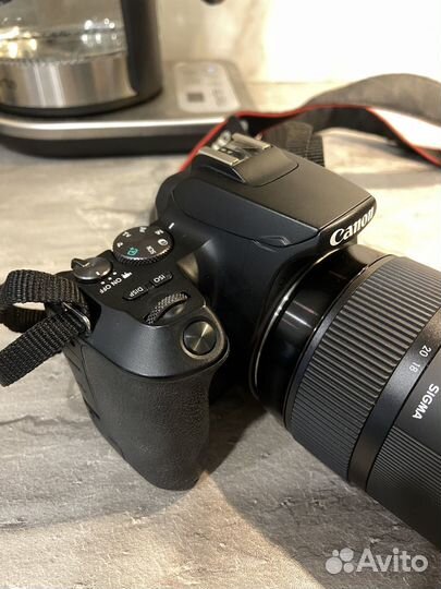 Зеркальный фотоаппарат canon 250d