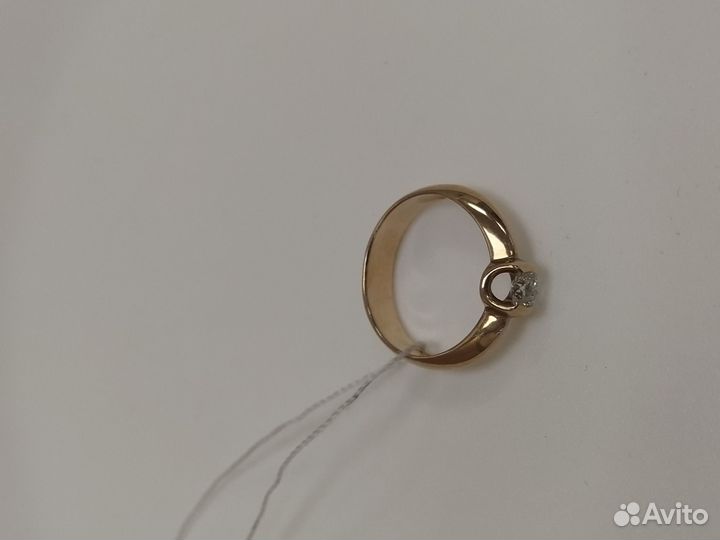 Золотое кольцо с бриллиантом 16р
