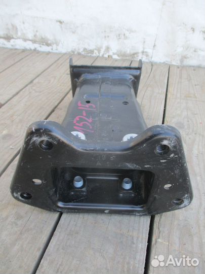 Кронштейн усилителя передний пр. Mercedes Benz