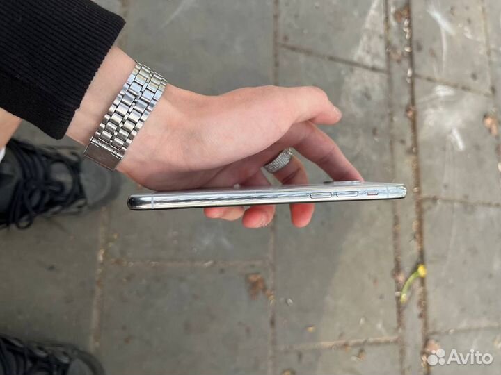 iPhone X, 64 ГБ