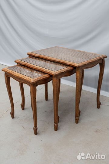 Трио подсобных столиков типа «гнездо»