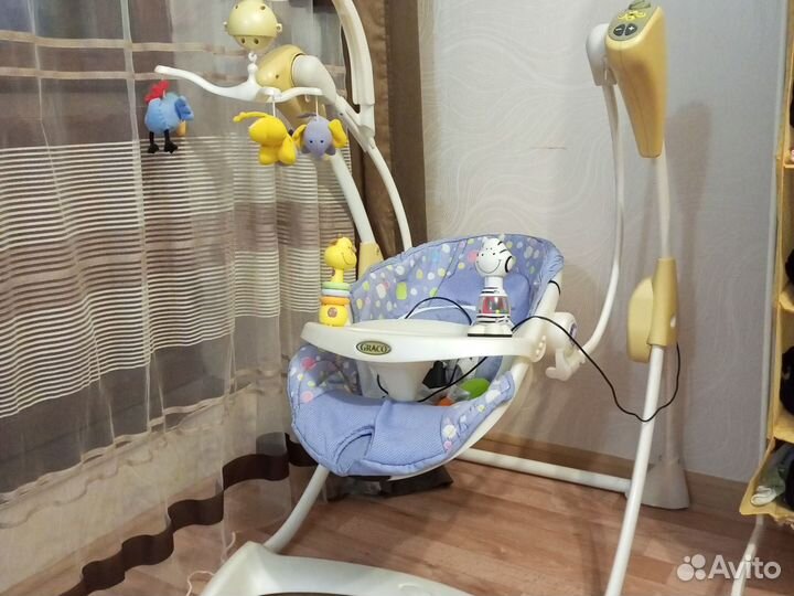 Детские электронные качели graco