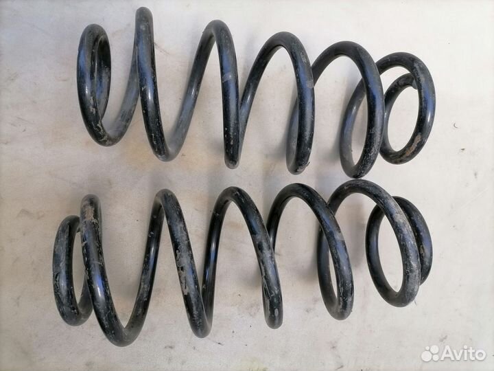 Пружина передняя для Toyota Corolla Axio/Fielder