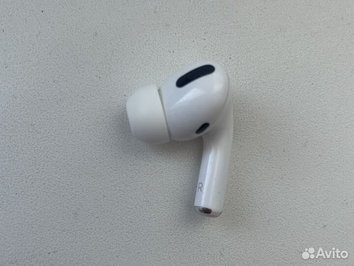Airpods pro правый