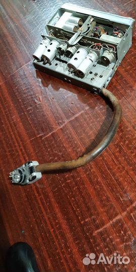 Штатный радиоприемник А-8 на газ -М20 победа