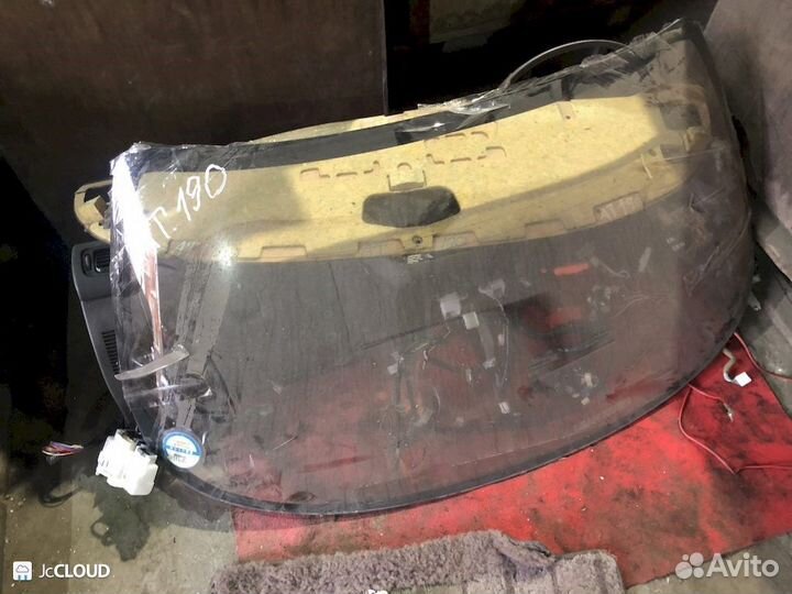 Заднее стекло на toyota carina AT190 4AFE