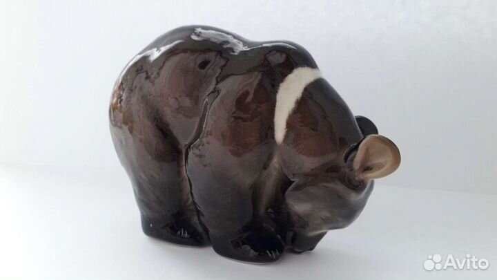 Фарфоровая статуэтка 