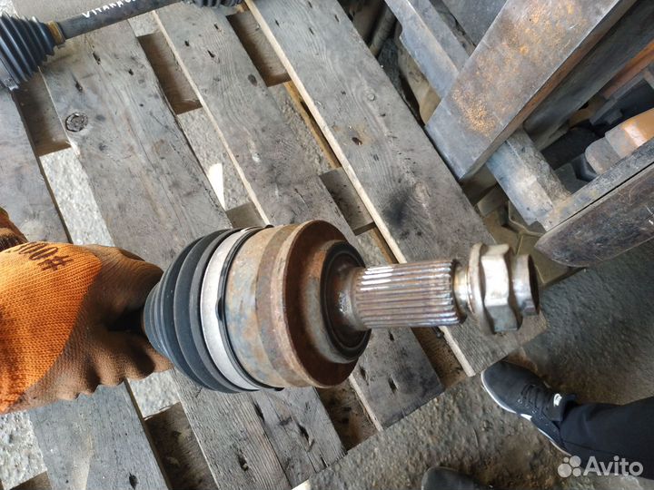 Полуось передняя левая Suzuki Grand Vitara 2008