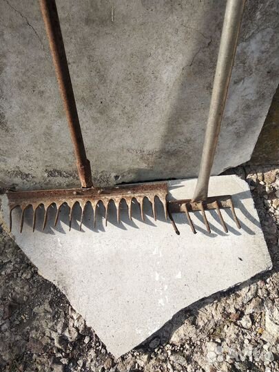 Грабли садовые