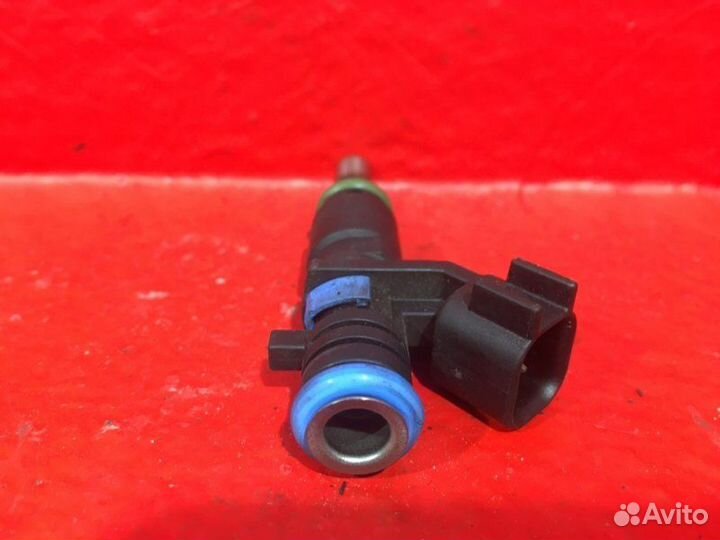 Форсунка Opel Astra J 1.6 A16XER 2012