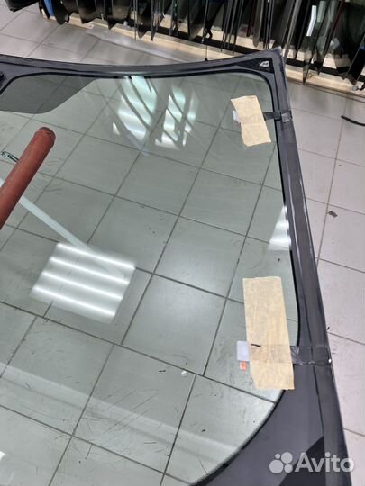 Лобовое стекло RR Velar Pilkington