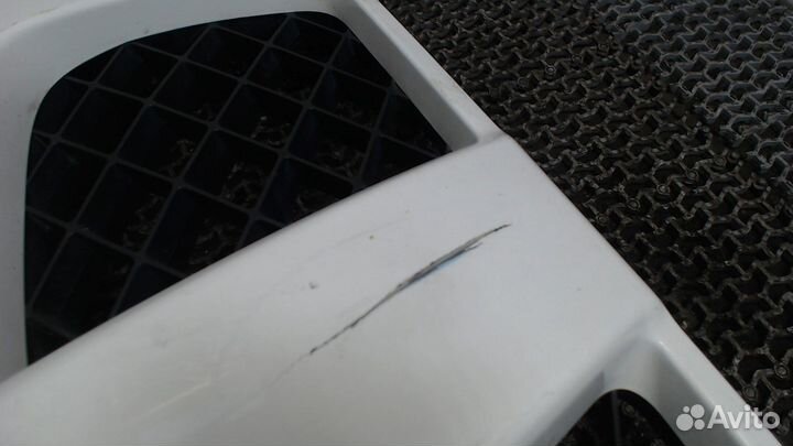 Решетка радиатора Nissan Armada, 2004