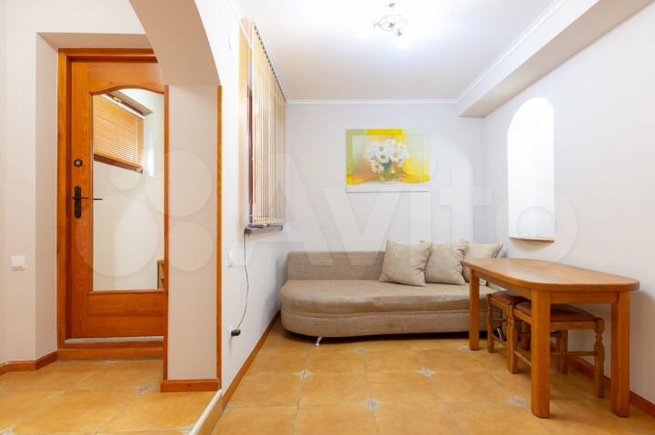 4-к. квартира, 81 м², 1/2 эт.