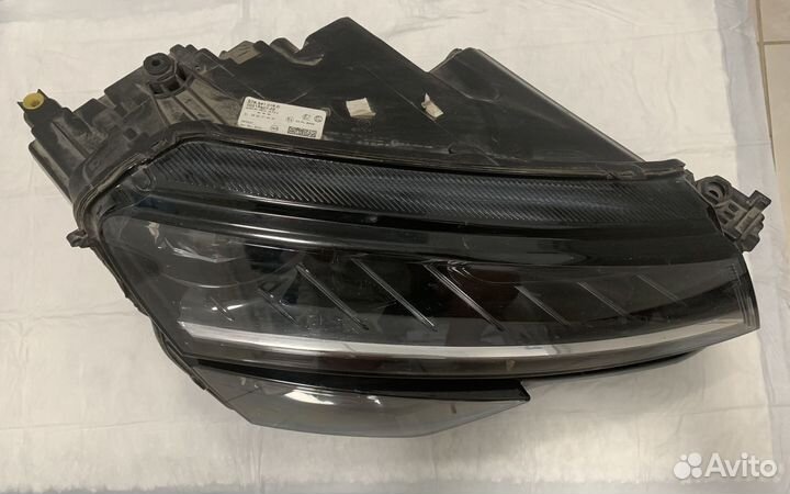 Фара правая светодиодная Skoda Karoq