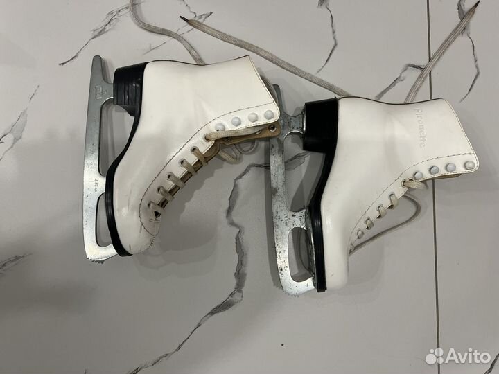 Коньки фигурные 34-35 р