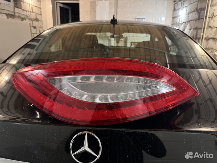 Фонарь задний левый Cls w218