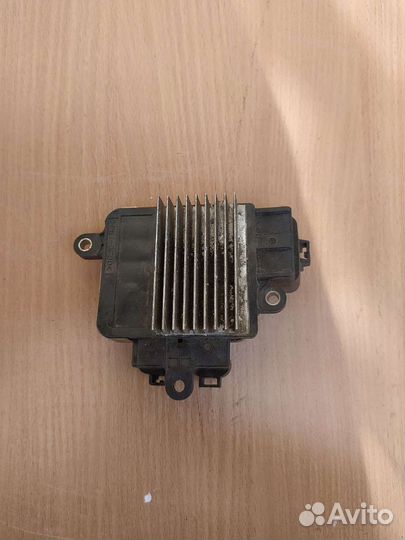 Блок управления вентилятором Toyota Highlander