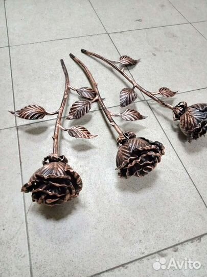 Роза кованая