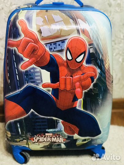 Детский чемодан на колесиках