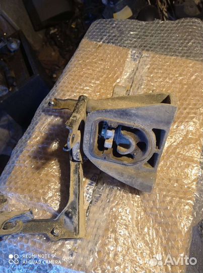 Подушка двигателя honda civic 4d