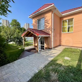 «Авито Недвижимость»: загородное жилье в России за год подорожало почти на треть