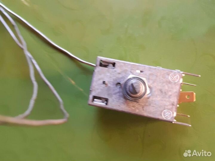 Полки, ящики,термостат для холодильника Атлант