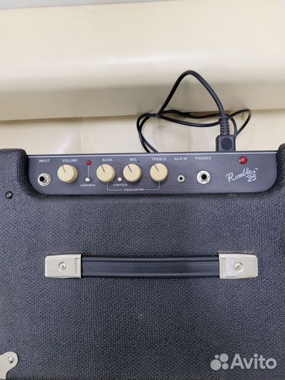 Басовый комбоусилитель Fender Rumble 25