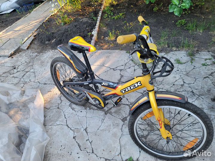 Детский велосипед фирмы Трек