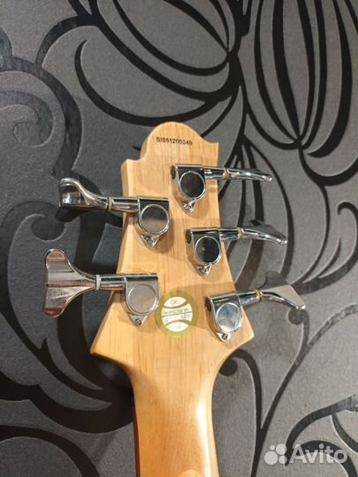 5-струнная бас-гитара Samick Greg Bennett